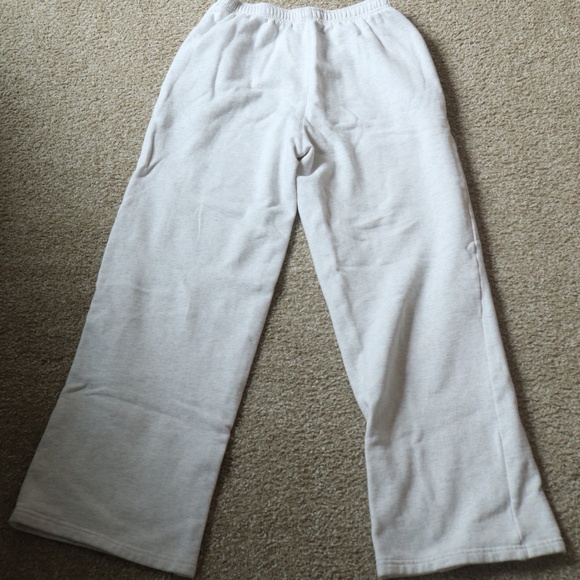 Brandy Melville Sweatpants - Picture 4 of 4
